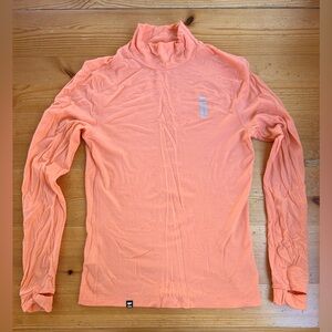🌟 NWOT Mons Royale women’s Cascade Merino base layer mock neck, small.